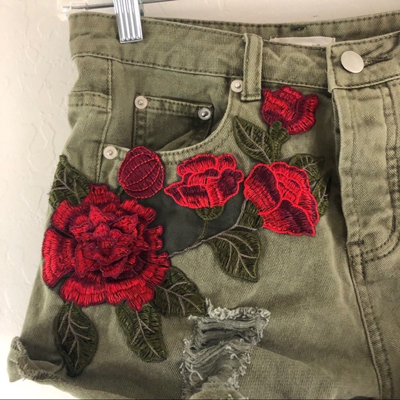 Jella C Floral Jean Shorts Olive Green - Picture 3 of 8